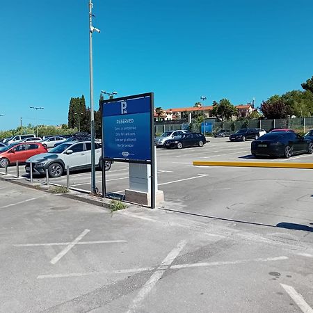 Sara Luxury In City Center Poreč Extérieur photo